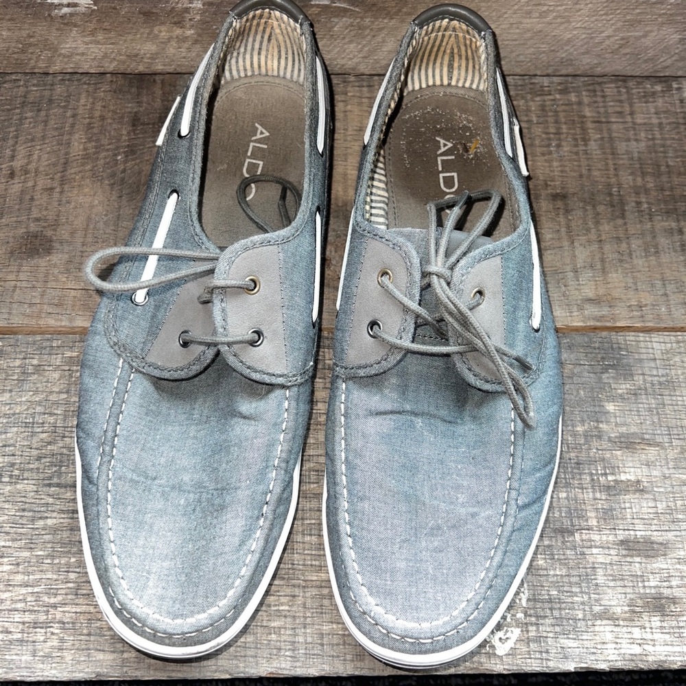 Also Mens boat shoes size 10